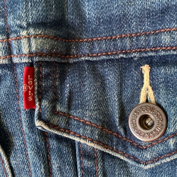 Levi’s classic mid rinse jean jacket EUC - Picture 3 of 5